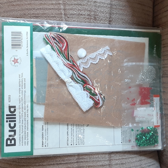 Vintage Bucilla Christmas Heirloom Teddies Door Knob Cover Craft Kit - Picture 2 of 4